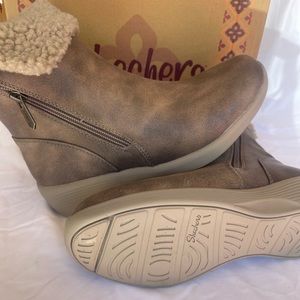 NEW Skechers Arya Fold Over Faux Fur Booties